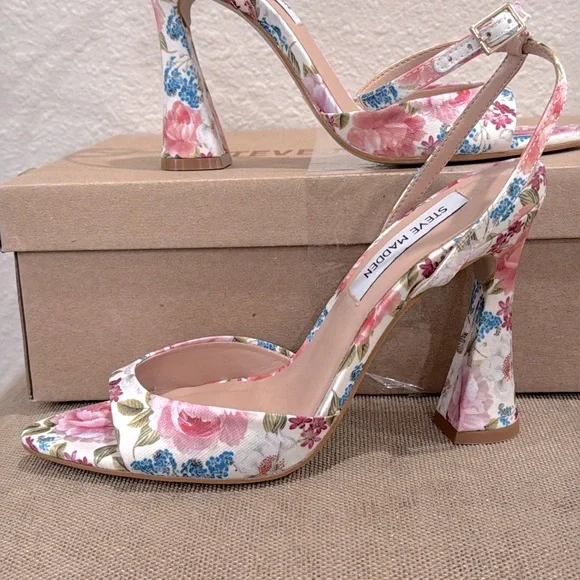 Steve Madden Beki Floral Multi Flare-Heel Sandals (size 6 1/2 and 7 available) - Picture 1 of 8
